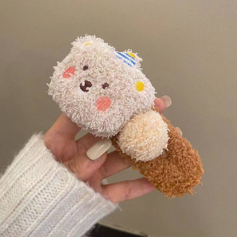 かわいい漫画の熊のカチューシャの秋冬のぬいぐるみのヘアピンの超萌えカラーの頭飾りの少女の百合毛玉のクリップのカード|undefined