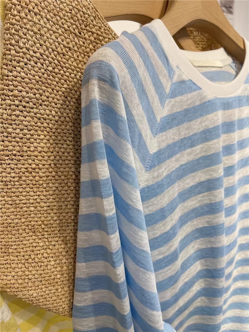 シンプルなカジュアルなゆったりとした肩の袖のストライプの長袖tシャツ女性の夏の日焼け止めシャツのエアコンのブラウスの上着