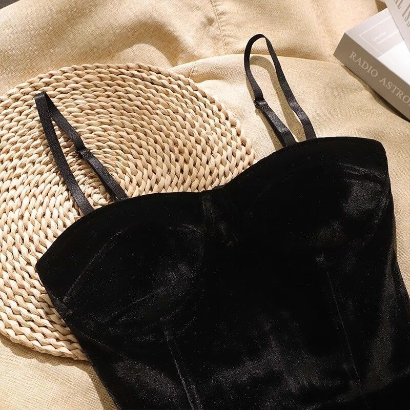 Black French-Style Retro Velvet Camisole with Chest Pads, Sexy Tube Top for Women, Fashionable Outerwear for Hot Girls Black French-Style Retro Velvet Camisole with Chest Pads, Sexy Tube Top for Women, Fashionable Outerwear for Hot Girls