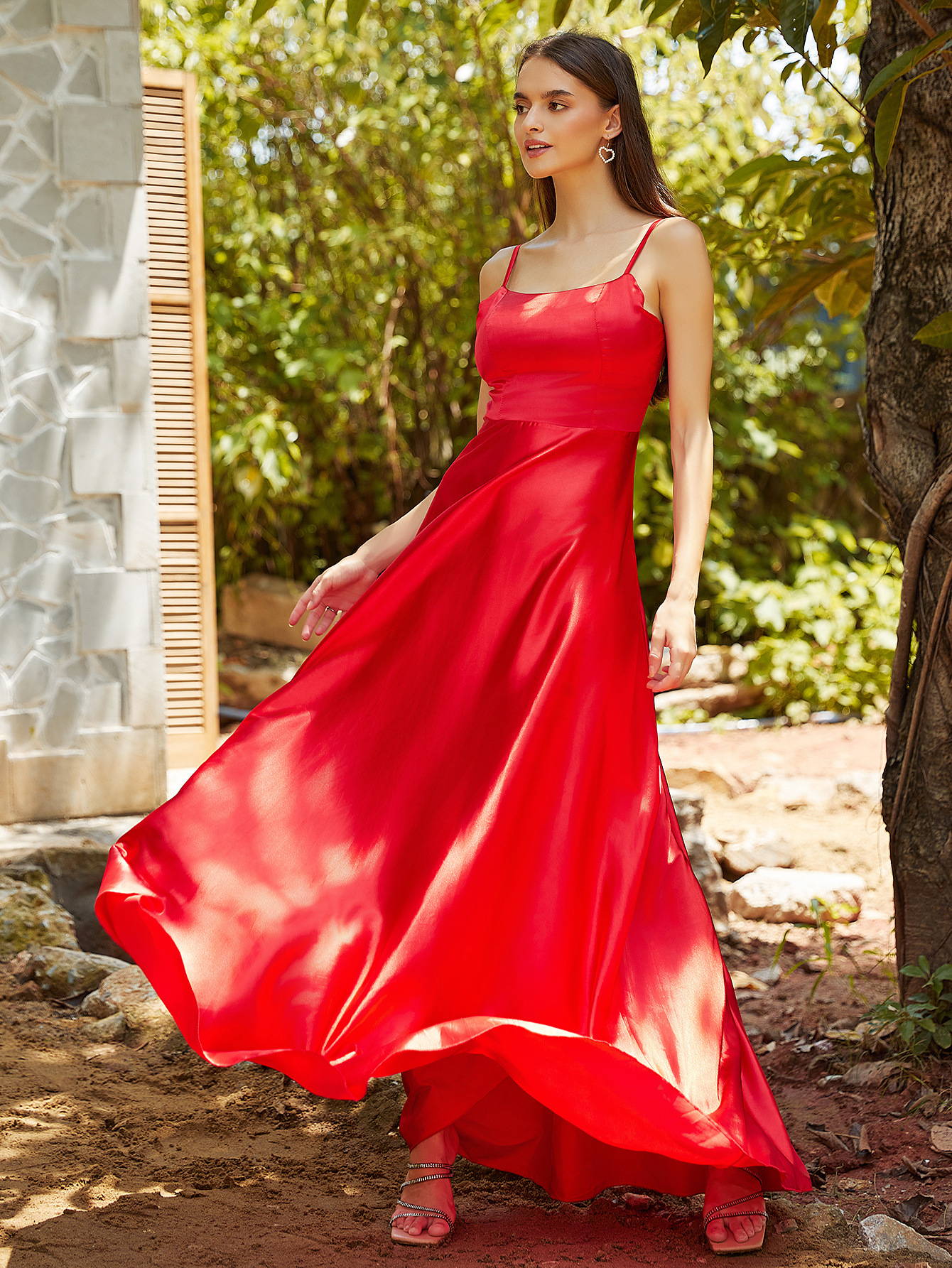 Comercio exterior europeo y americano nuevo vestido de mujer Amazon largo sexy sin espalda Correa rojo grande swing dama de honor vestido