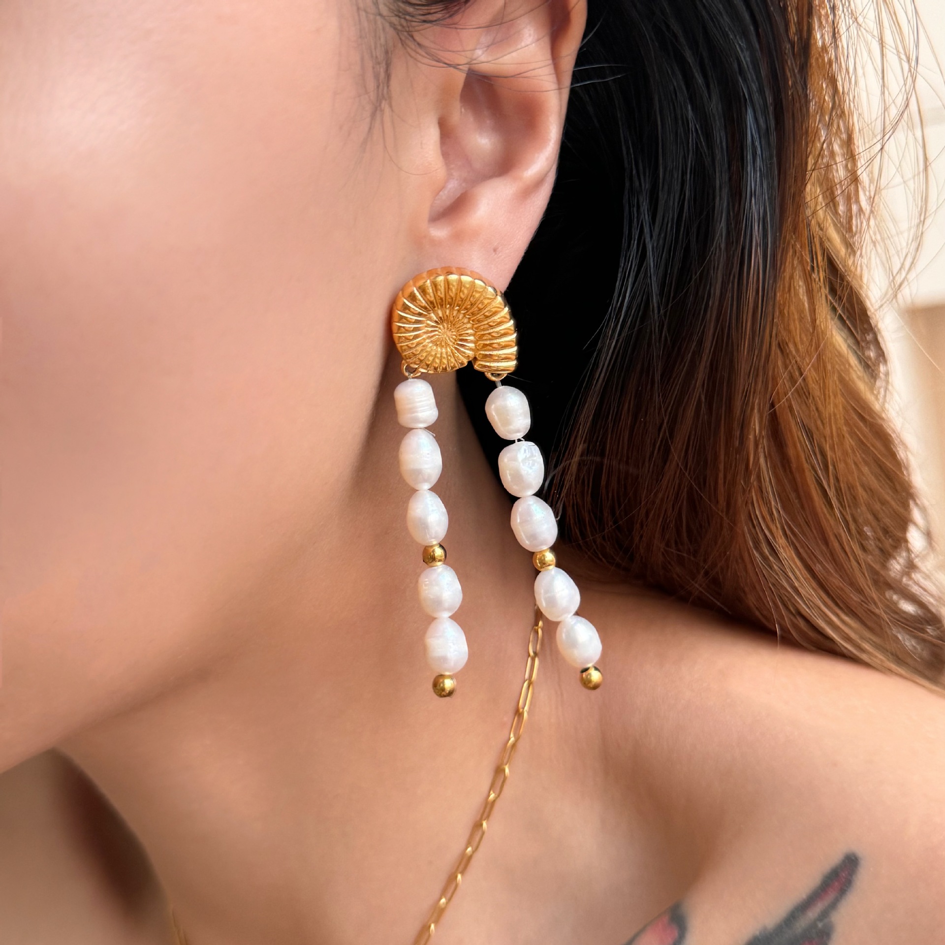 Holiday, Daily Occasion 1 Pair Simple Style Classic Style Flower Beaded Titanium Steel Drop Earrings