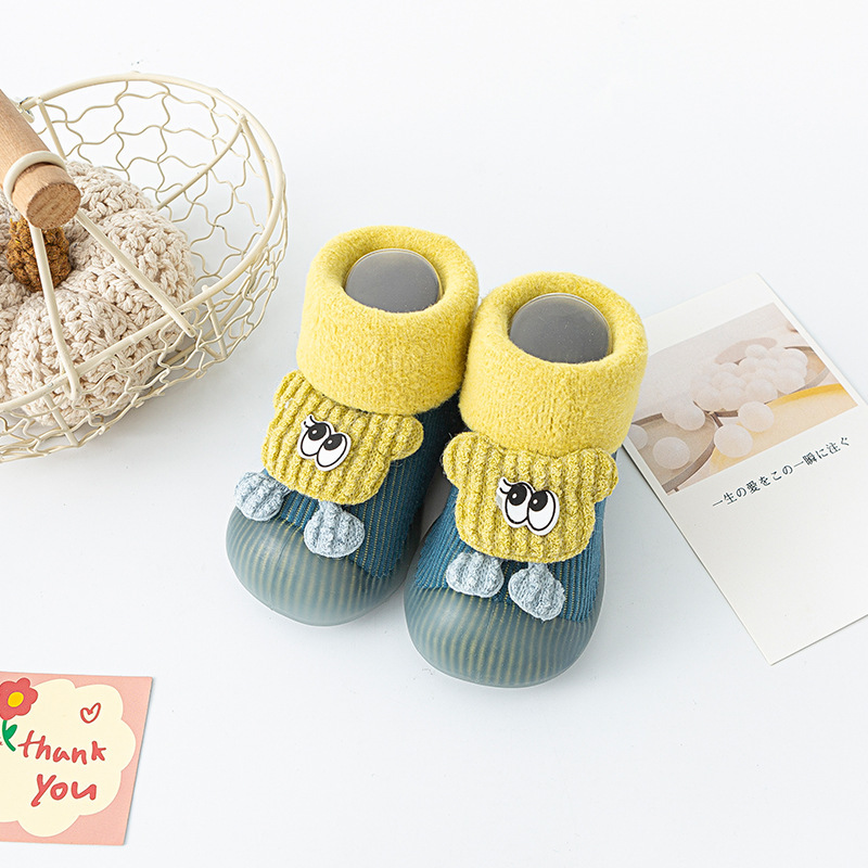 Zapatos para bebés con suela suave otoño y invierno antideslizante para niños pequeños, calcetines de suelo cálido, zapatos de algodón cómodos