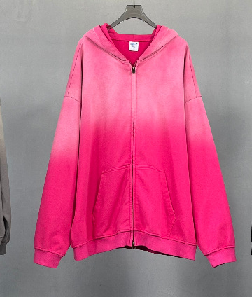 Vīriešu apģērbs, mazgāts uz ielas, veci krāsots aerosola krāsā, balts, kapuci, žurku soma, rāvējslēdzēja jaka, lielizmēra džemperis, kapučjakas._voghion.com