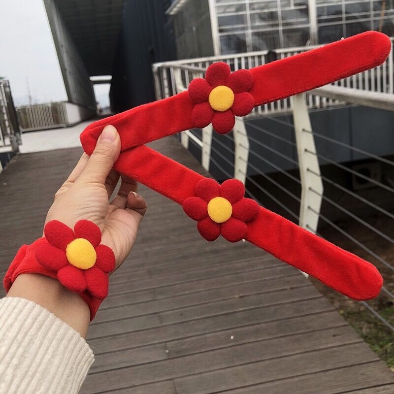 Yiyang Qianxi mismo estilo pequeña flor roja broche de horquilla de doble uso broche de horquilla de amor flor BB clip pulsera anillo de presión