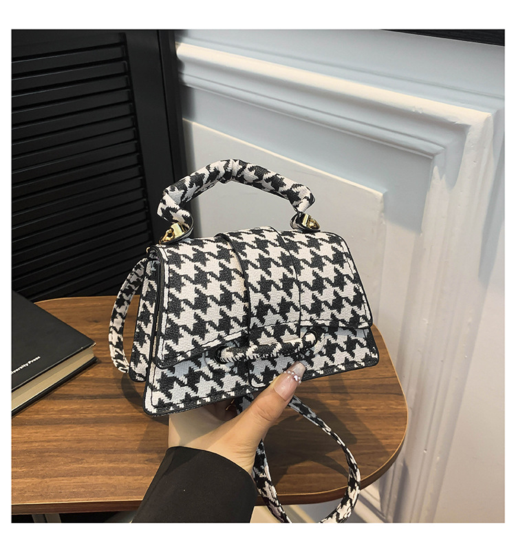Small niche leopard print design 2024 new handheld casual western-style personalized crossbody small square bag_voghion.com
