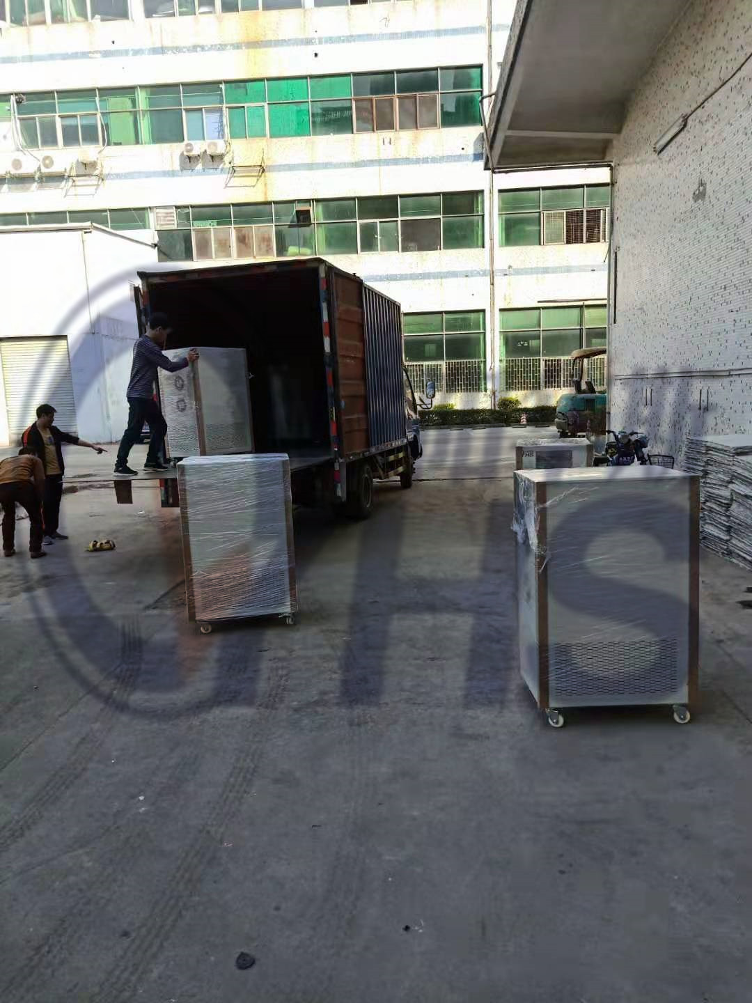 ������5̨��������60KVA��Ƶ��Դ�ͻ�����ɽ�Ͽͻ��ع�