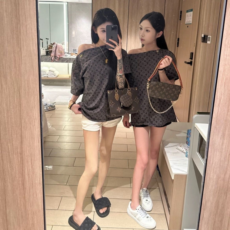 オフショルダーワンラインカラー半袖Tシャツレディース2025年夏新作アウタールーズ大きいサイズ人気の高級スリムトップス|undefined