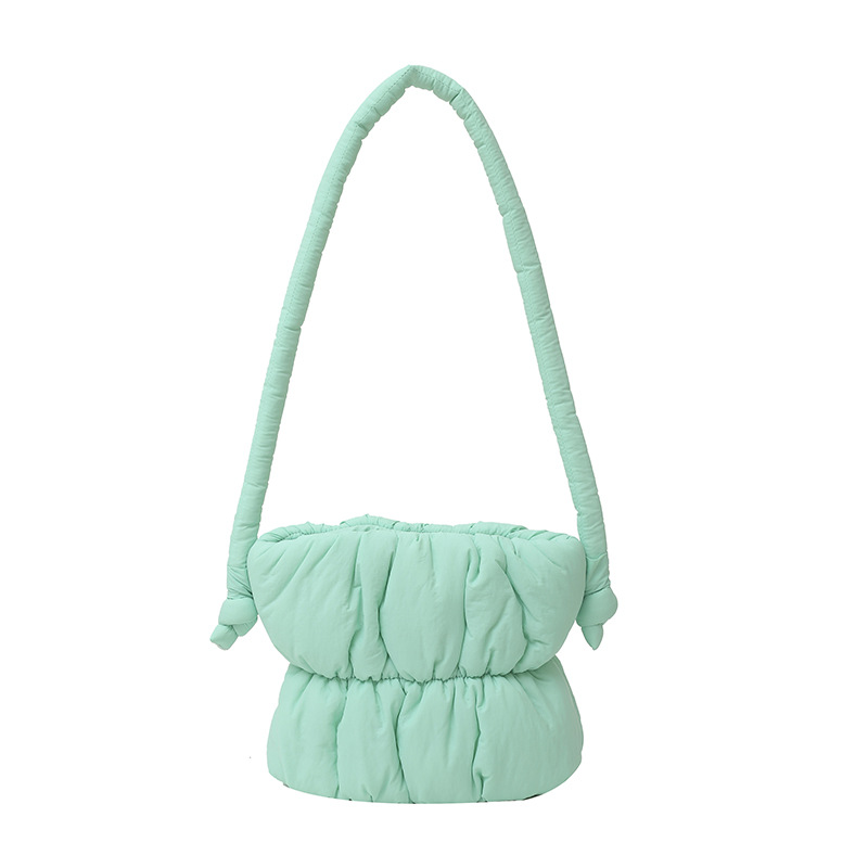 Nicho de diseño bolso de pluma, moda debajo de las axilas bolso de cubo de agua de poliestireno, bolso de algodón de nylon de mujer, bolso de hombro plegado de moda