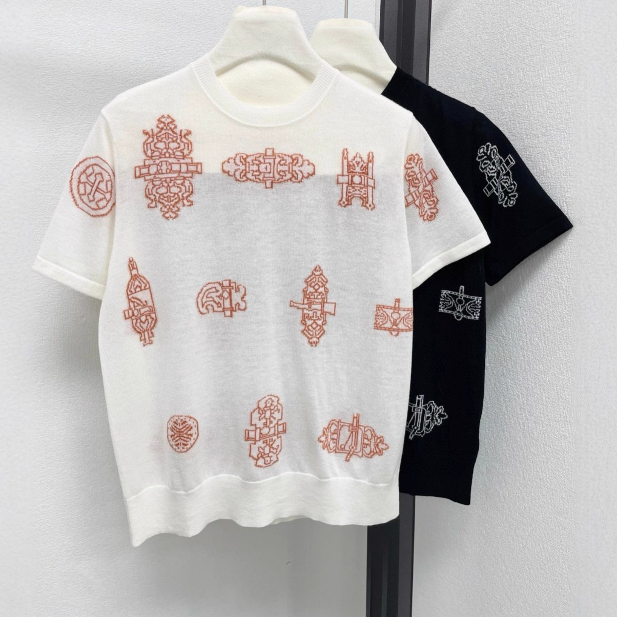 26-Year Early Spring Model Shenzhen Nanyou Women's Clothing Aijia Round Neck Jacquard Knit Short-Sleeve Double Horse Head Wool Knit Sweater for Women