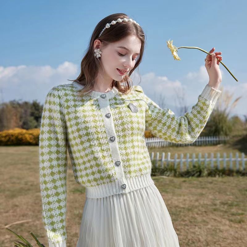 프랑스 사교계 명사 XIAOXIANGFENG 2024 가을 겨울 신상 스웨터 라운드 넥 짧은 스타일 외국 스타일 아우터 니트 가디건 재킷 유행