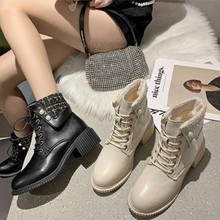 软皮小香风短靴女2025舒适百搭单靴炸街高跟冬季瘦瘦甜酷风马丁靴