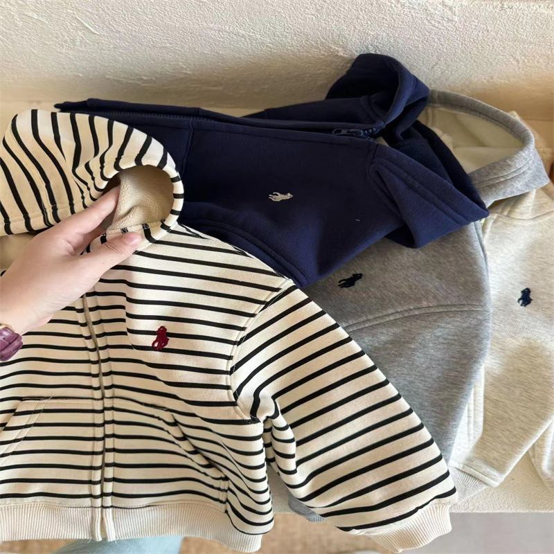 Qian Qi niños otoño y invierno sudadera coreana encapuchada bebé invierno cardigan de color sólido y abrigo de aire extranjero para niños