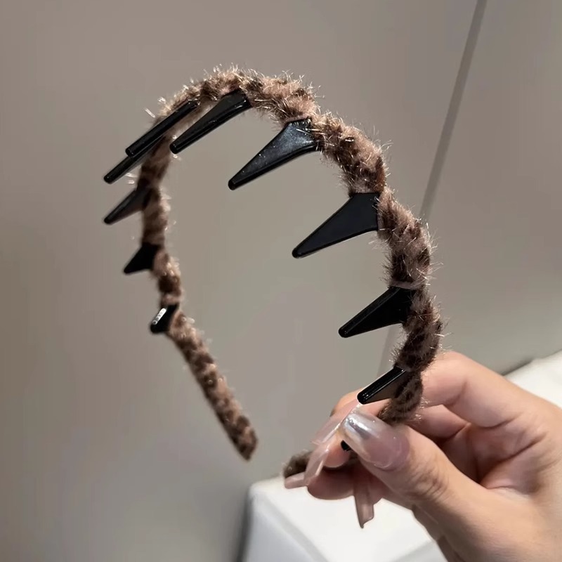 Peludo ondulado bandas de cabello 2025 nuevo alto cráneo bandas de cabello adornamiento de cabello otoño y invierno sensación de alta calidad temperamento retro clip para el cabello