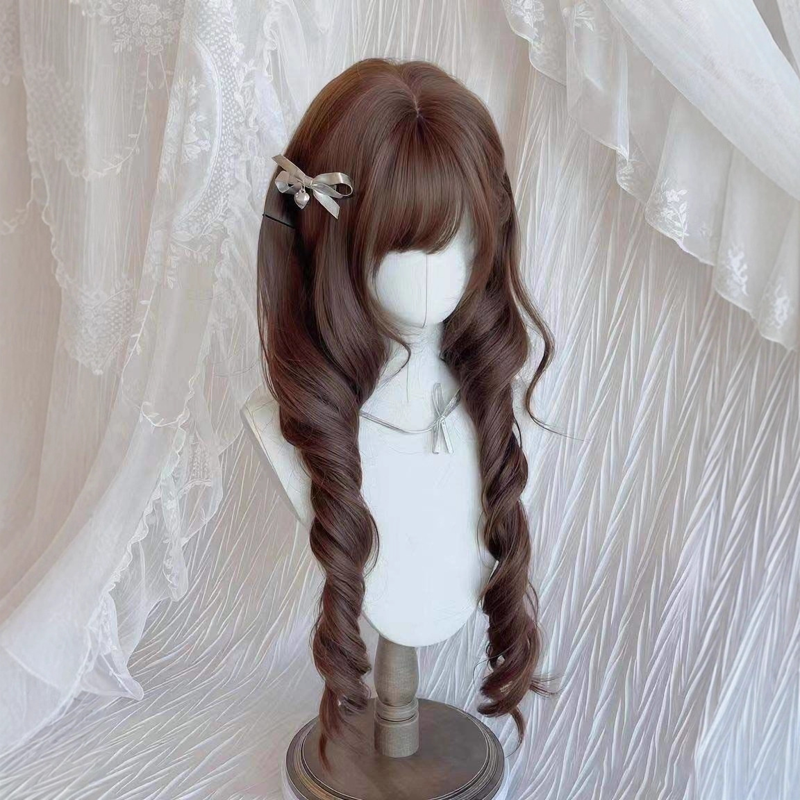 Koni Vintage japansk Lolita Manet Krølleprinsesseparykk med kort smell og ansiktsramme JK Full Head-kostyme med bjørn Nana