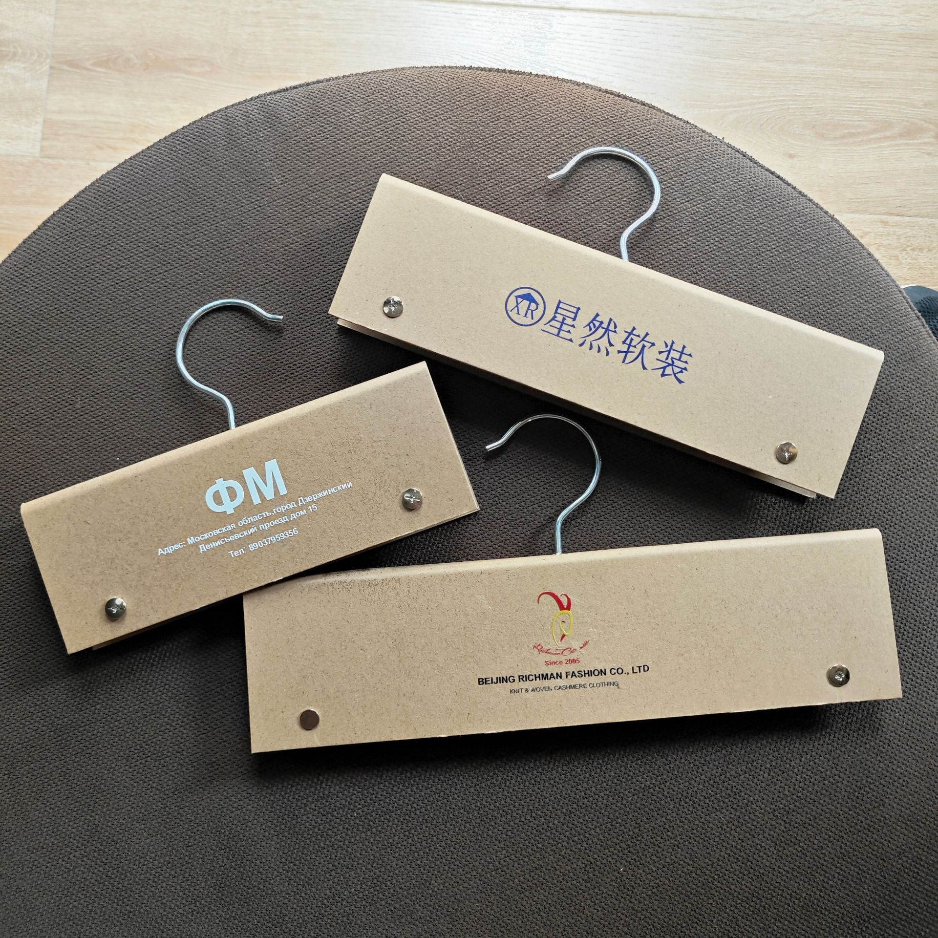 牛卡纸本色活动螺丝款金属挂卡加长卡头无印刷通版现货