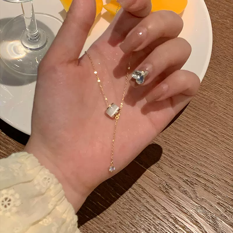 小蛮腰钛钢项链女ins风设计百搭辣妹锁骨链珍珠吊坠配饰批发轻奢