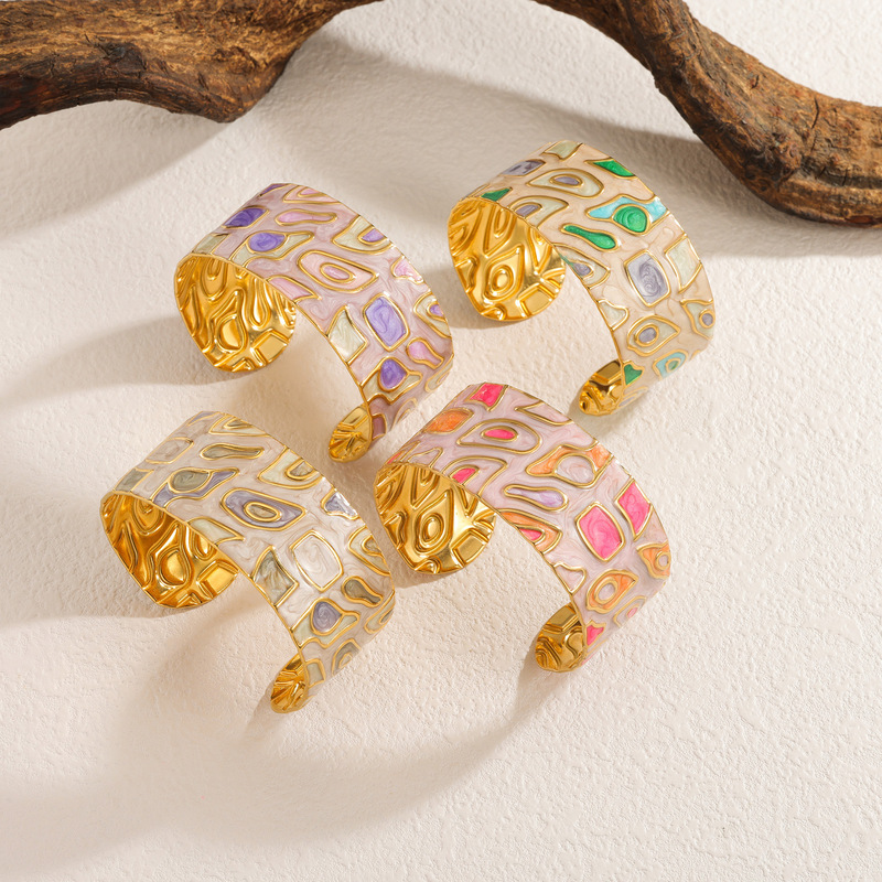 Cross-Border Supply of Mid-Century Style Geometric Line Oil Drop Open Bracelet for Women French Light Luxury Design Bracelet That Does Not Fade Cross-Border Supply of Mid-Century Style Geometric Line Oil Drop Open Bracelet for Women French Light Luxury Design Bracelet That Does Not Fade