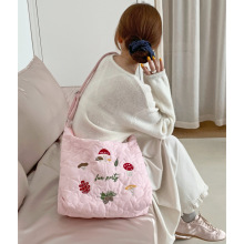 秋日复古小清新斜挎包绗缝夹棉腋下包学生通勤托特包可爱森系韩版