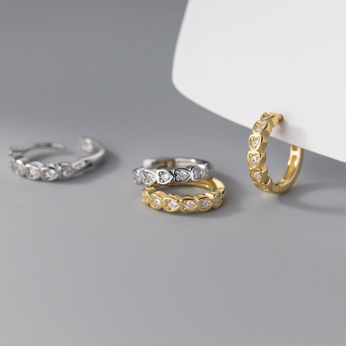 S925 aretes de diamante de plata en forma de corazón ins viento temperamento dulce de alto nivel sentido de amor amor amoroso perfilado M03578