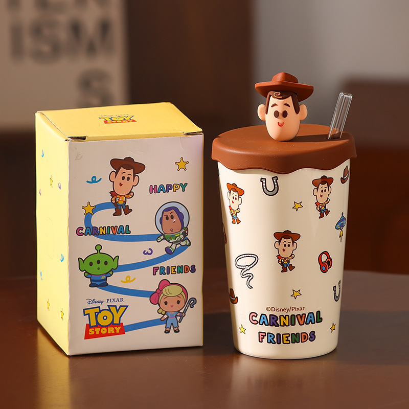 Toy Story de dibujos animados con tapa de taza de agua de cerámica taza de paja de gran capacidad taza de café de pareja creativa de alto valor nominal