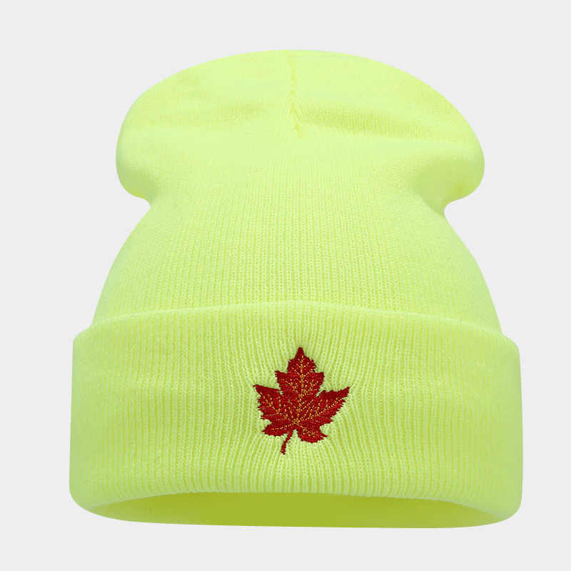 El otoño y el Invierno nuevo bordado de la hoja de arce rojo de Las Mujeres de Moda de punto redondo frío sombrero de moda marca personalidad hip hop sombrero de lana de los hombres