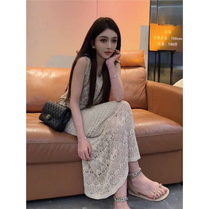French V-neck Crochet Hollow Sleeveless Vest Women's High Waist Skirt Summer Gentle Style Retro Elegant Two-piece Set