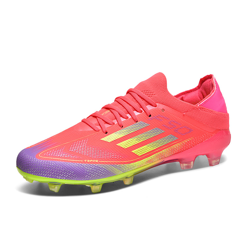 2025 nuevos zapatos de fútbol transfronterizos de clavos largos y bajos zapatos de entrenamiento juvenil masculino y femenino fábrica de zapatos transfronterizos