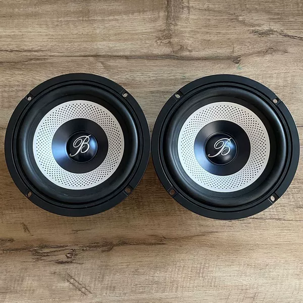 2 mid-bass