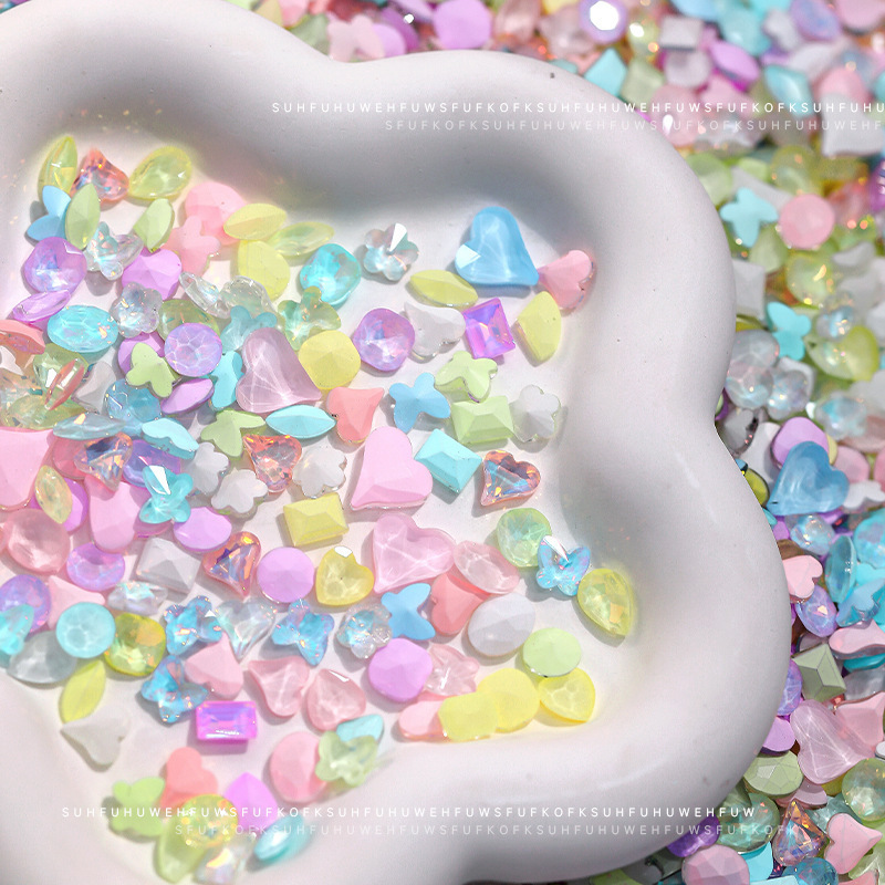 Flash nail Diamond mixed online celebrity mocha pointed bottom Diamond Aurora magic color crooked heart fat square butterfly nail jewelry wholesale Flash nail Diamond mixed online celebrity mocha pointed bottom Diamond Aurora magic color crooked heart fat square butterfly nail jewelry wholesale