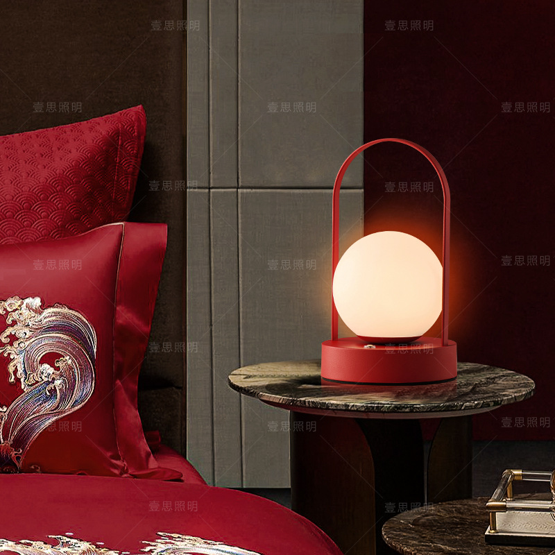 Lámpara de mano roja lámpara de regalo USB carga lámpara de noche al por mayor transfronteriza Amazon boda lámpara de luz larga