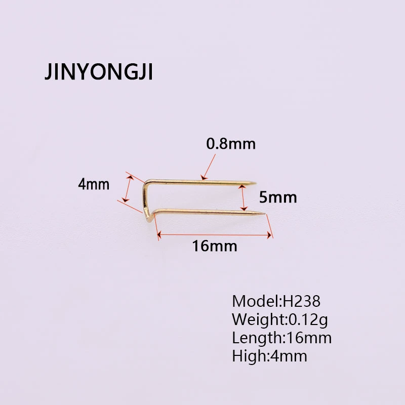 Фошаньская фабрика производит ювелирные коробки с золотыми крючками и фиксированными железными крючками.