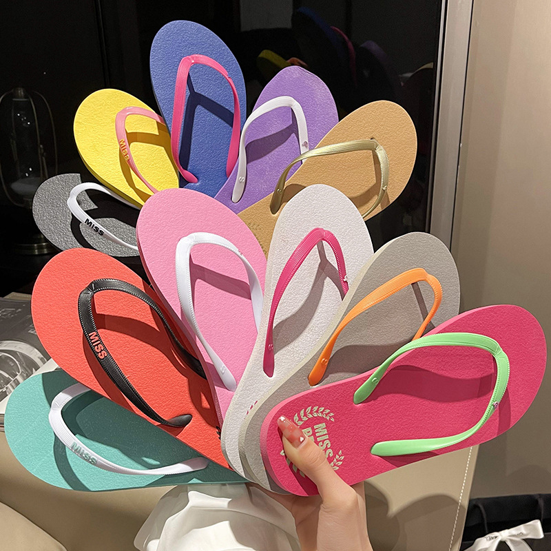 Simple Flip-Flops Women's Summer Non-Slip Wearing Internet Popular New Arrival Cartoon Flat Seaside Beach Sandals and Slippers ins Trendy