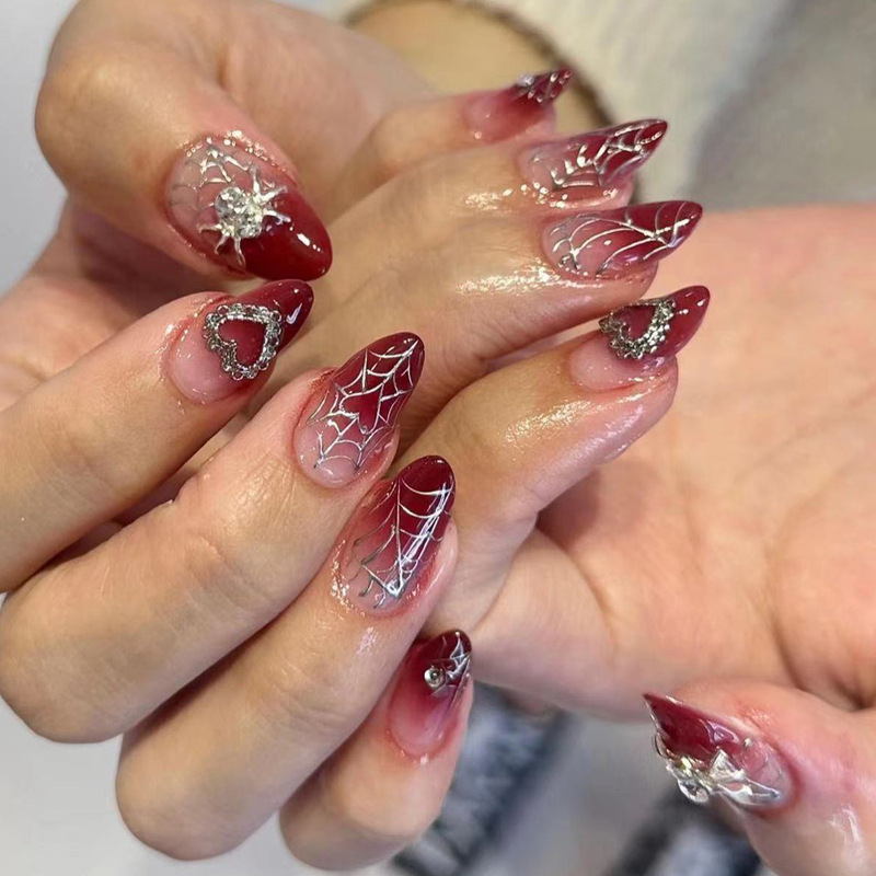 New Red Gradient Wear Nail Nail Pieces silver Love Spider Sweet Cool Nail Pieces Short Almond Nail Pieces