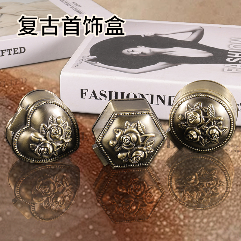 Manufacturer Wholesale European Style Small Jewelry Box Wedding Birthday Earrings Ring Box Metal Jewelry Ring Metal Gift Box
