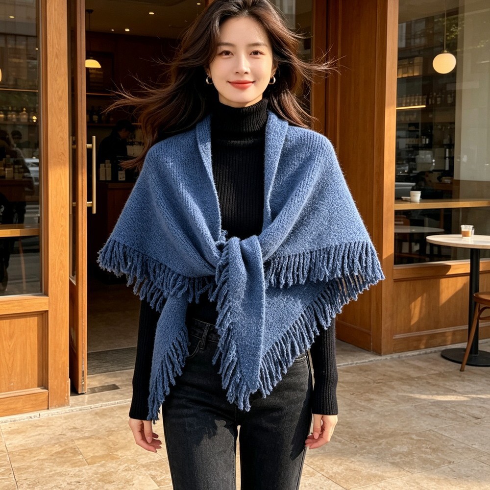 New casual wear: solid-color, fringed knit triangular scarf, perfect for creating a cozy and warm autumn/winter look, resembling a faux cashmere triangular shawl
