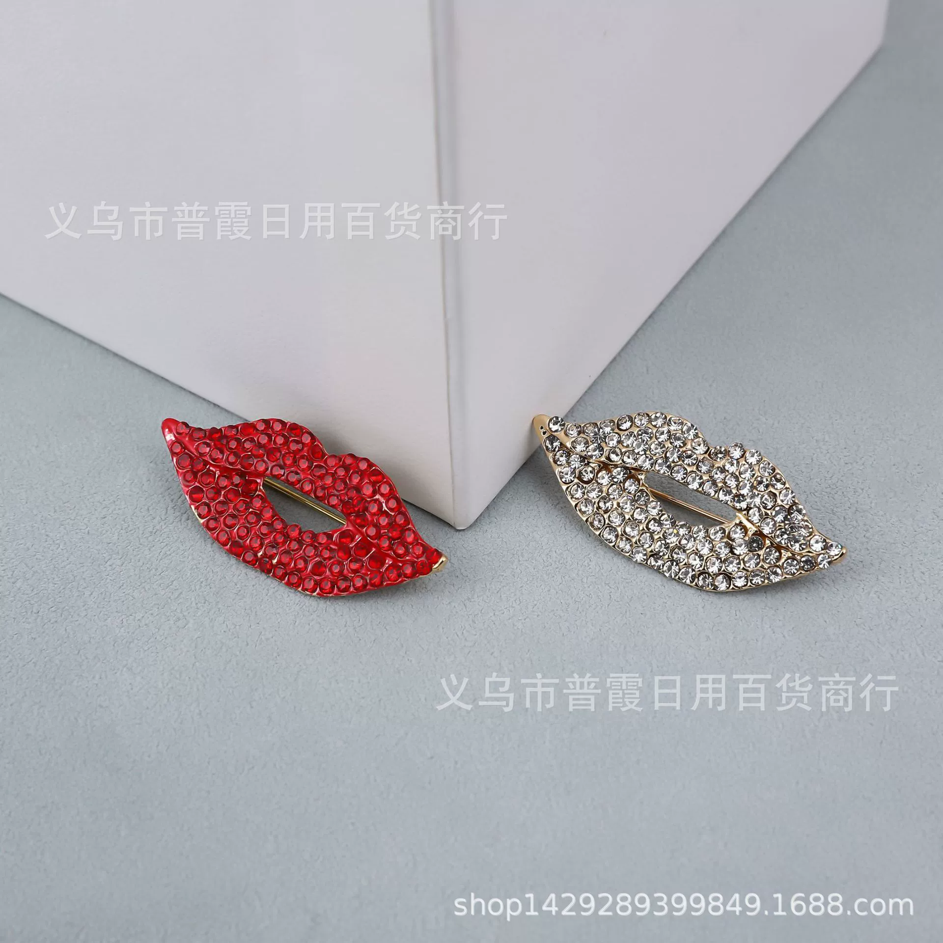 Брошь, ботинки на каблуке, украшение из diamonds, оптовая продажа