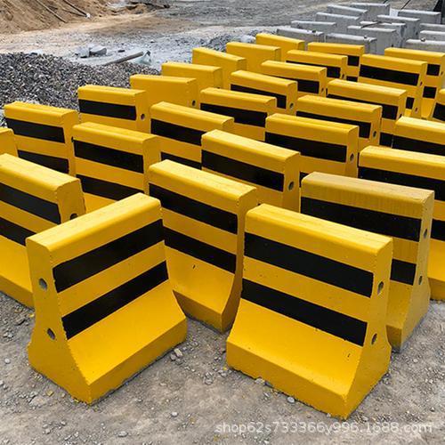 水泥底座围挡 抗压耐腐蚀 混凝土隔离墩 支持加工