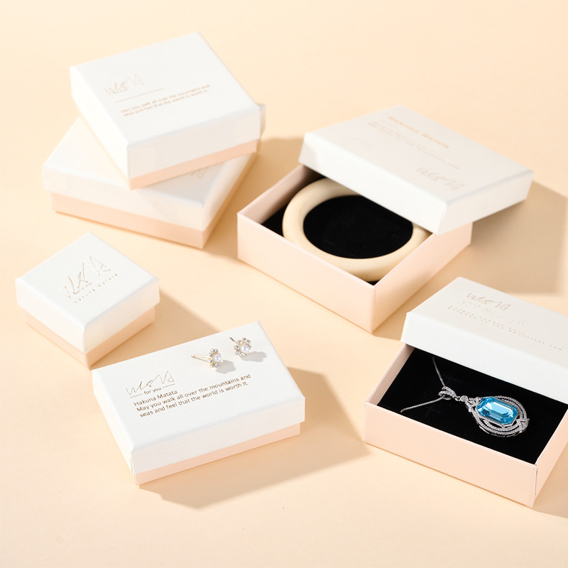 Elegante minimalistische Schmuckschatulle Armband- und Halsketten-Verpackungsbox Geschenkbox zum Valentinstag Ring- und Ohrringstecker-Schmuckschatulle
