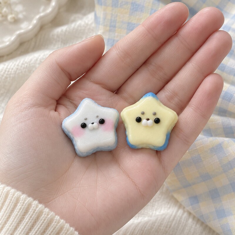 MUNIVO Mini Star Silicone Squeeze Toy Cartoon Expression Two-Color Stress Relief Toy