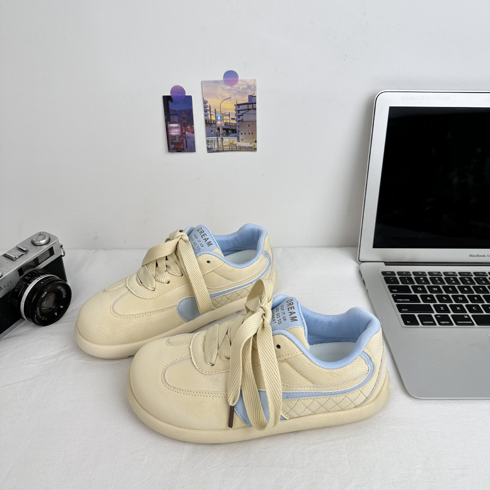 Yuanbo primavera zapatos blancos de cuero para estudiantes coreanos zapatos de punta cuadrada de todo fósforo 2025 primavera nuevos zapatos de mujer