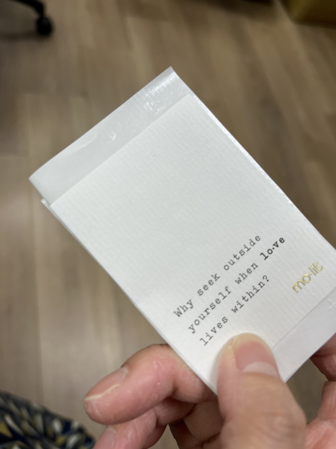 Avery dennison-SW4001A-90克博朗克雅黄纸(水波纹理）平张不干胶