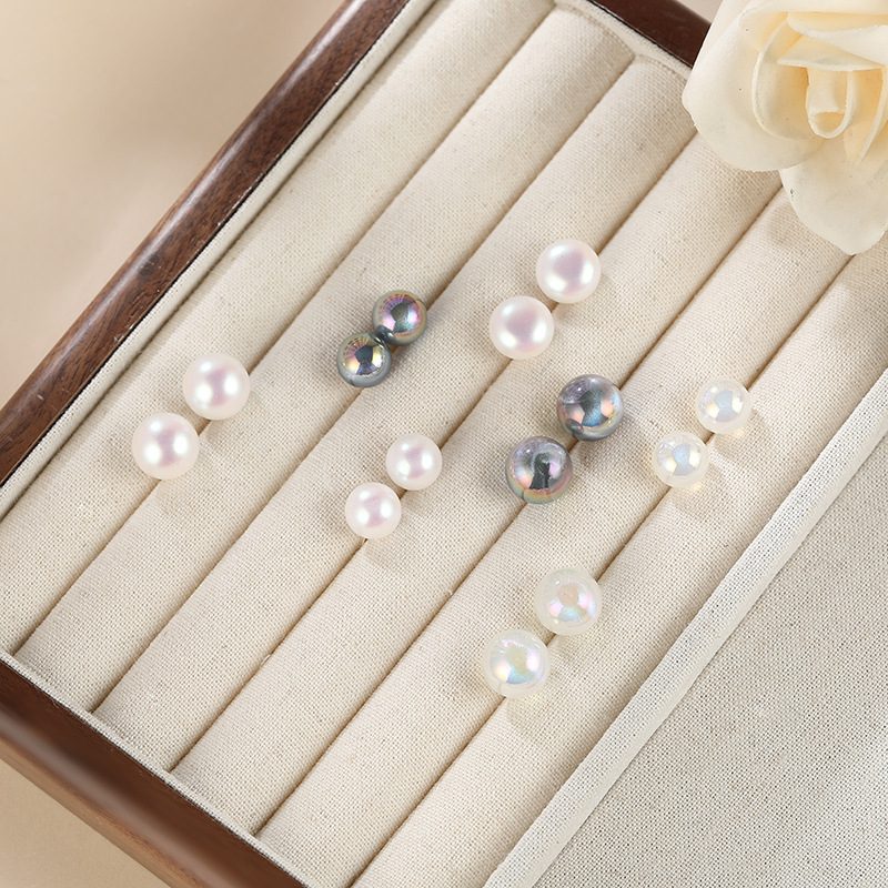 fashionable elegant earrings from pearl