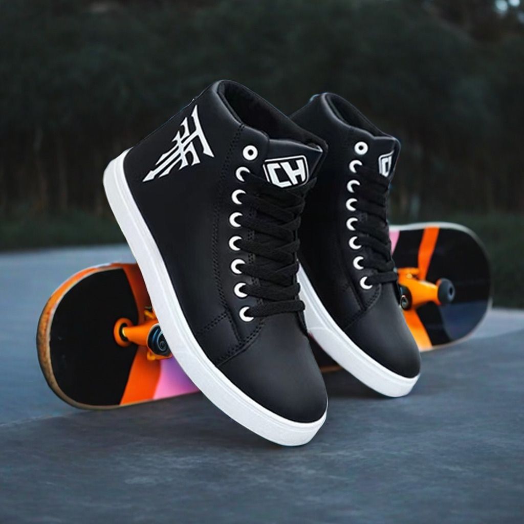 Zapatos de hombre 2024 nuevos zapatos blancos de verano de moda coreana zapatos de skate juveniles de moda deportiva casual zapatos de alta altura