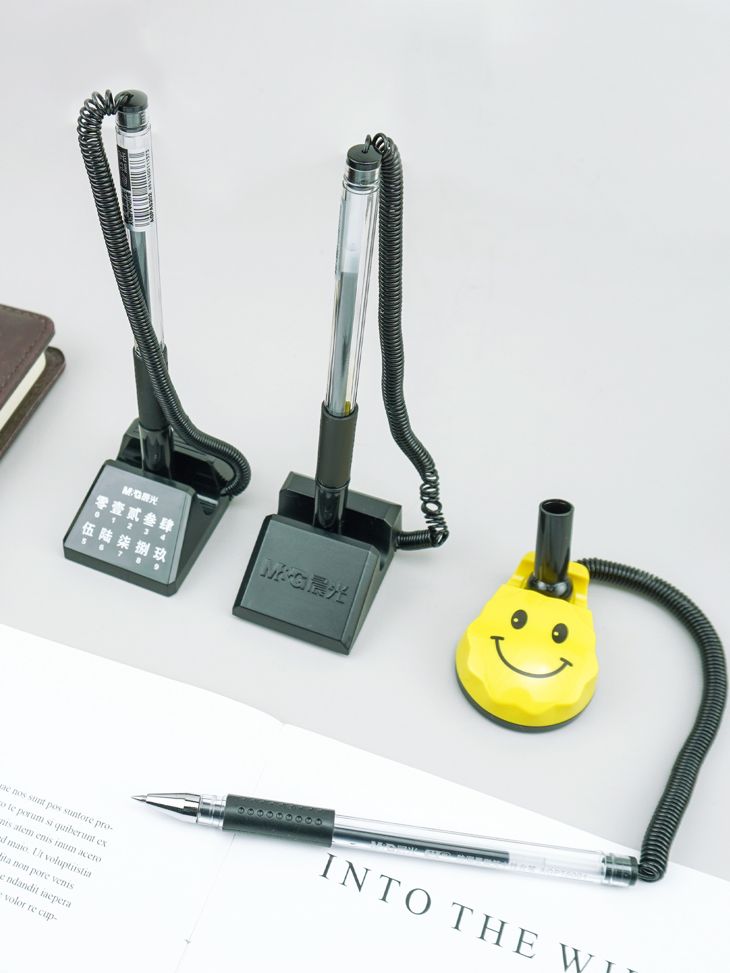 모닝라이트 고정 데스크펜 0.5MM 시그니처 블랙펜 스티키 데스크 서비스펜 다기능 회전형 중성펜