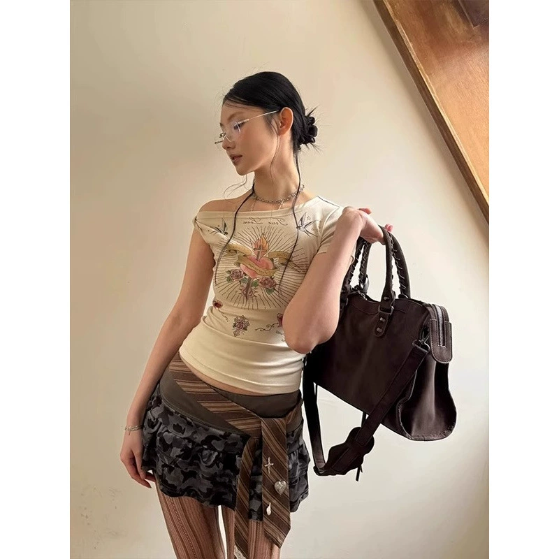 [210 г, 40 шт., тонкий хлопок 1*1] Американская сексуальная футболка с короткими рукавами и косыми плечами, женский летний тонкий топ с принтом в виде сердца