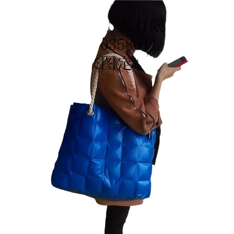 工厂可以生产PVC充气包防水包可折叠收纳广告用品包果冻包