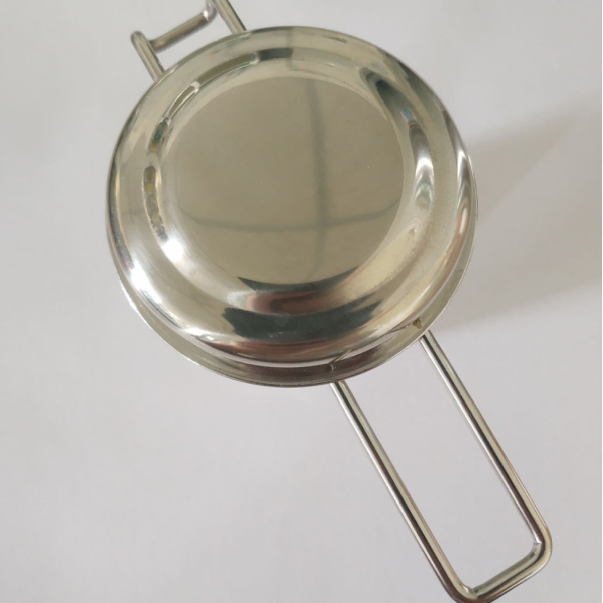 구부러진 귀는 덮개가있는 접이식 차 누설