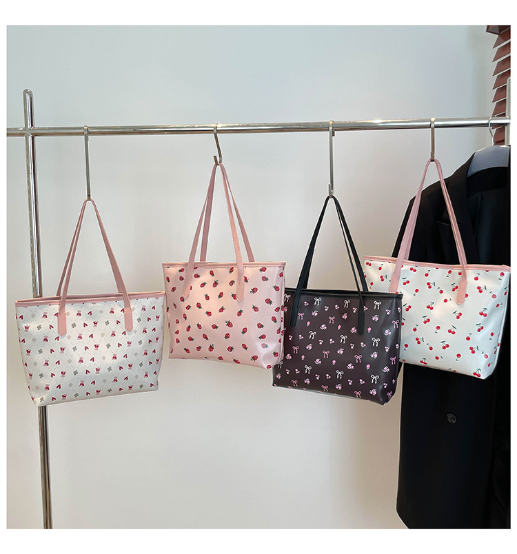 344g Weight Nylon Lining Material Sewing Thread Fashion Element Zipper Closure Type Double Shoulder Straps Strap Type Underarm Bag Bags Type Casual Occasion Pu Leather Material Heart Shape, Bow Knot Pattern All Seasons Season Women's Gender Vacation Style Square Shape Large Size Women's Large Pu Leather Heart Shape Bow Knot Vacation Sewing Thread Square Zipper Underarm Bag 20