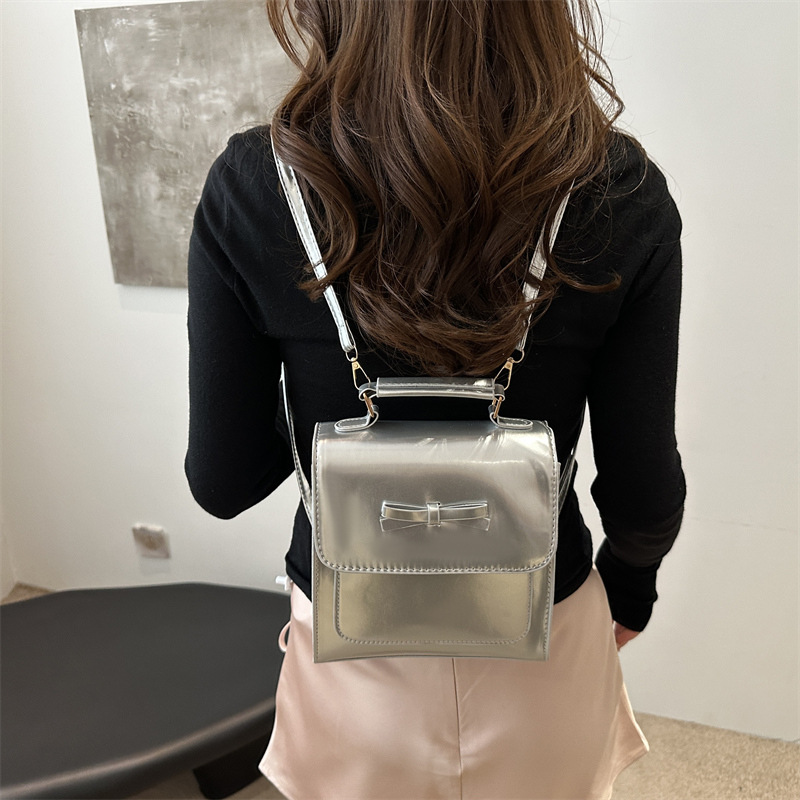 Bolsas rojas de gran capacidad de nicho coreano de mujeres 2024 nueva moda bolsas de hombro de estudiantes de moda bolsa de viaje versátil