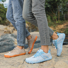 户外登山鞋男女四季新款五指鞋情侣休闲运动鞋爬山鞋透气轻便防滑